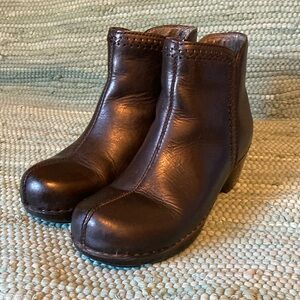 Like New Dansko Black Boots